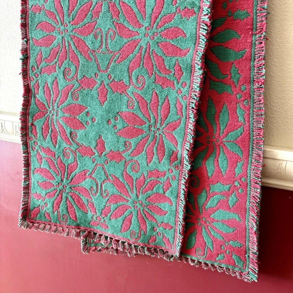 Vintage woven table‎ runner reversible red green Christmas poinsettias